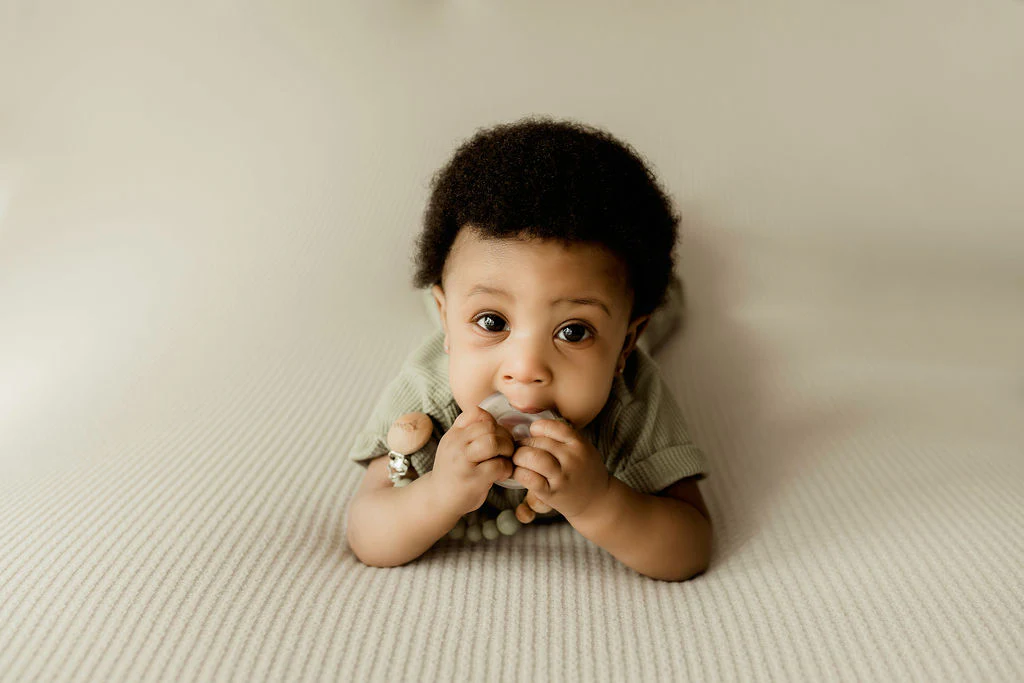 Ninni Co. Olive Green Pacifier Clip - Image 3