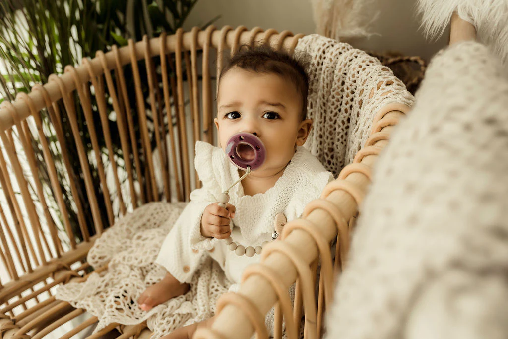 Ninni Co. Toffee Brown Pacifier Clip - Image 3