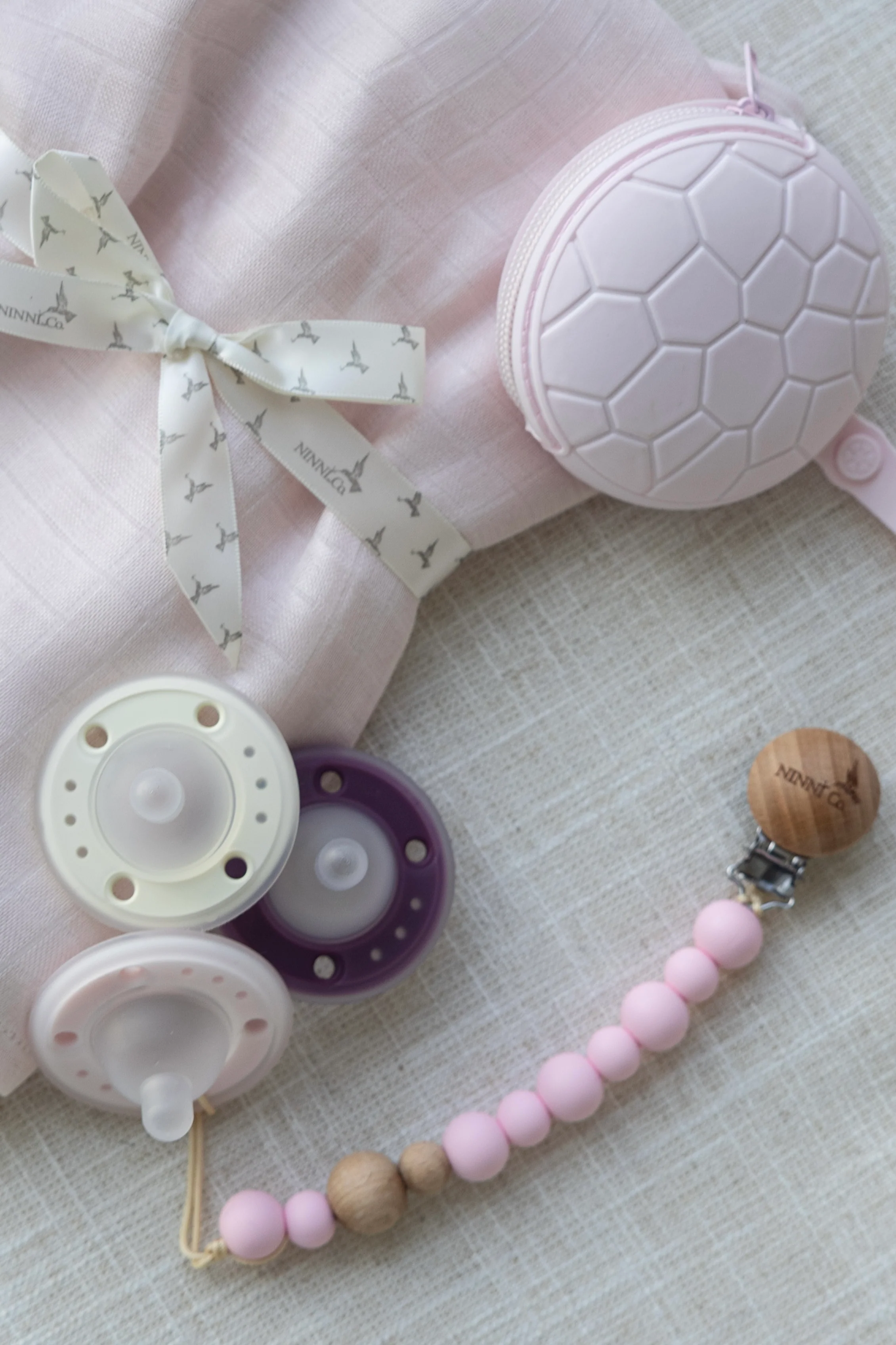 Ultimate Ninni Co. It's A Boy/Girl Baby Shower Gift Set - Image 4